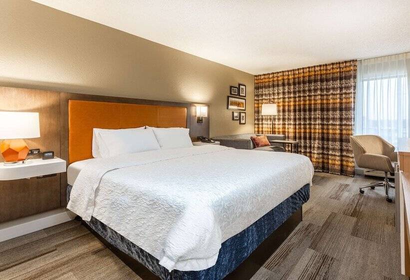 اتاق استاندارد با تخت دوبل, Hampton Inn Cedar Rapids