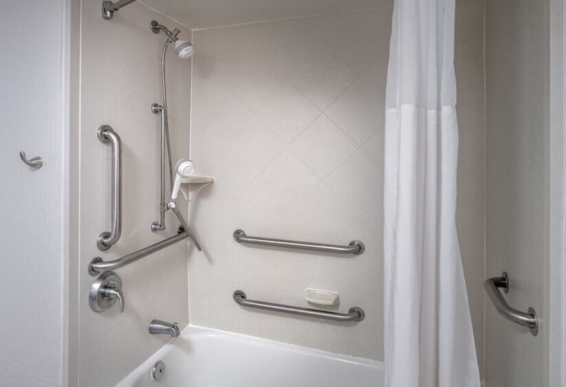 Номер Стандарт Адаптированный для Инвалидов, Hampton Inn Charlestondowntown