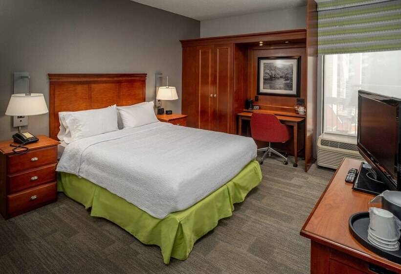 Standard Room Adapted for people with reduced mobility, Hampton Inn Charlestondowntown