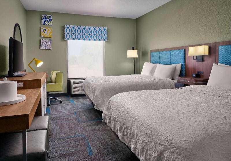 اتاق استاندارد با تخت دو نفره بزرگ, Hampton Inn Covington