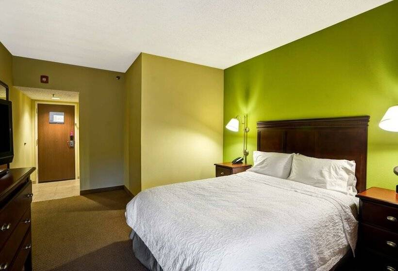 غرفة قياسية لذوى الاحتياجات الخاصة, Hampton Inn Morgantown