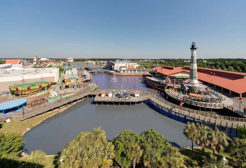 Standard Room Lake View, Hampton Inn Myrtle Beach Broadway @ The Beach