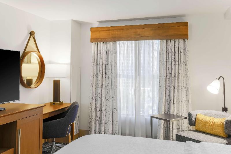 اتاق پرمیوم, Hampton Inn & Suites Austindowntown/convention Center