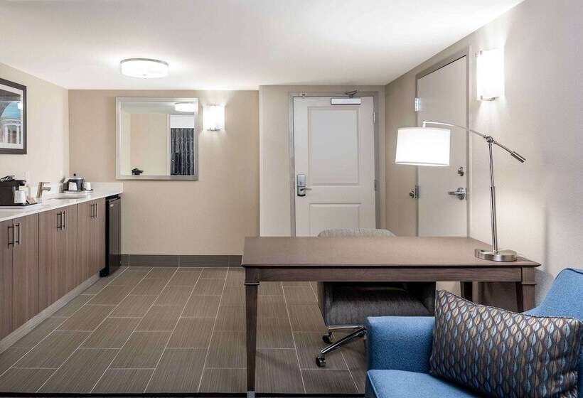 Suite, Hampton Inn & Suites Chapel Hill/durham, Area