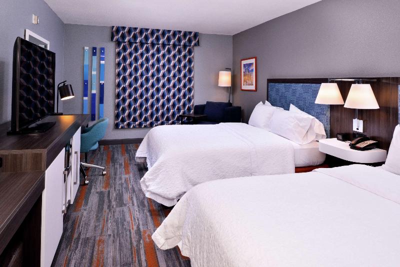 اتاق استاندارد با تخت بزرگ, Hampton Inn & Suites Legacy Parkfrisco