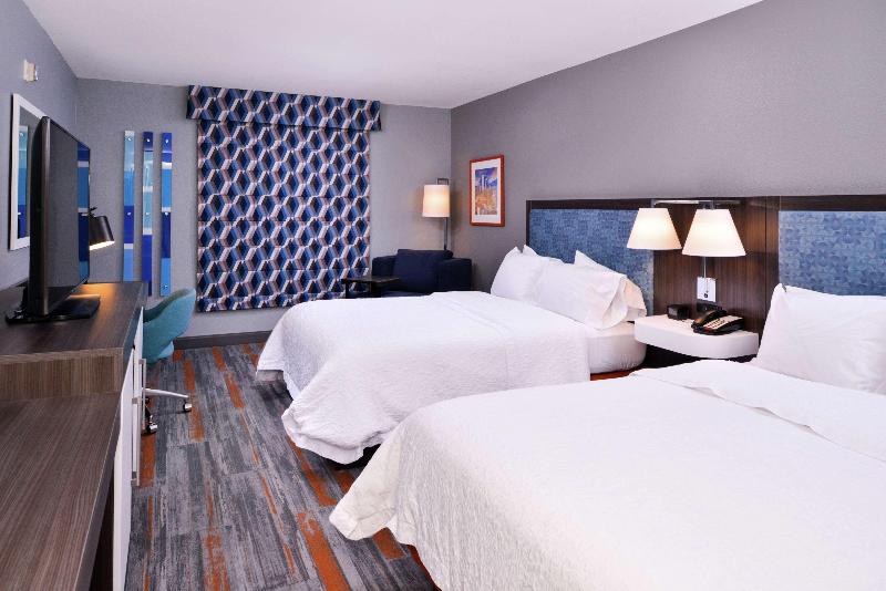 اتاق استاندارد با تخت بزرگ, Hampton Inn & Suites Legacy Parkfrisco