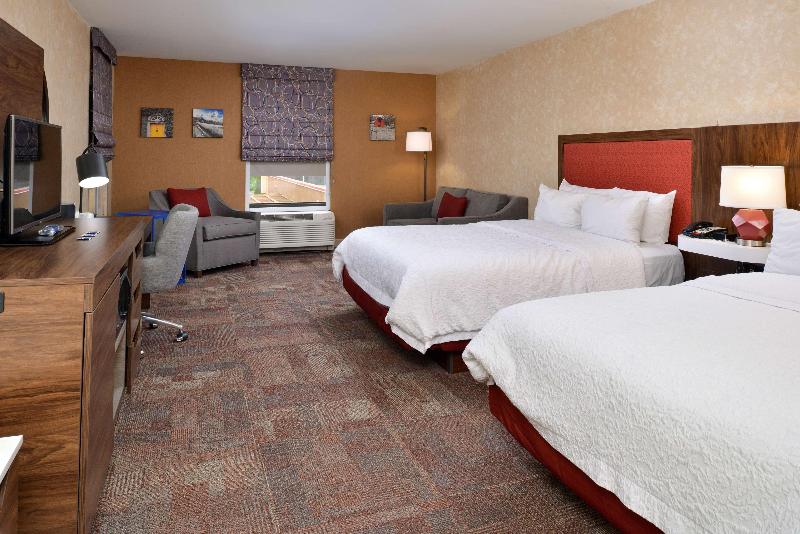 اتاق استاندارد با تخت دو نفره بزرگ, Hampton Inn Wytheville