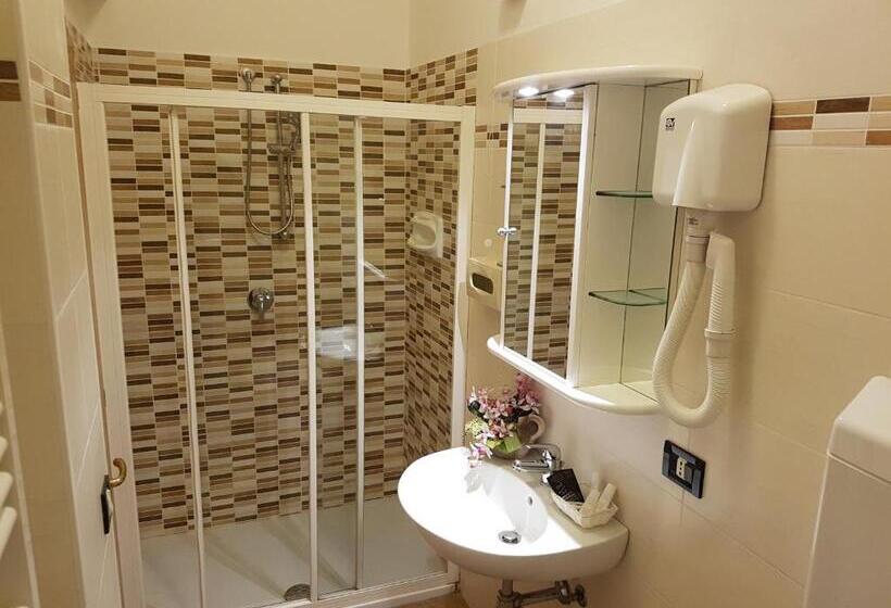 Superior room with lake view, Palazzina