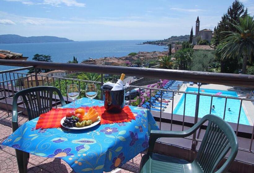 Superior room with lake view, Palazzina