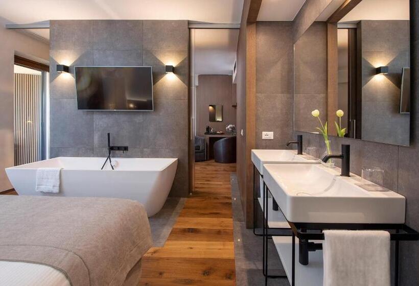 سوییت جونیور لوکس, Sport Village Hotel & Spa