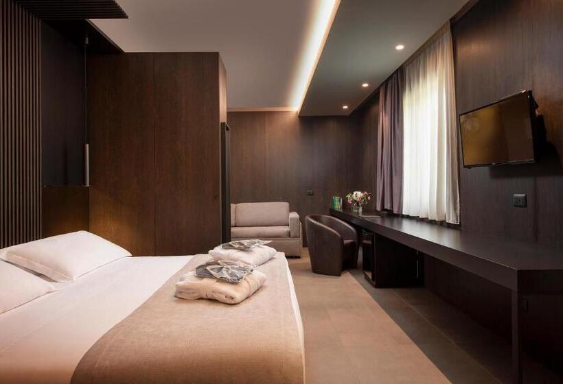 اتاق خانواده اجرایی, Sport Village Hotel & Spa
