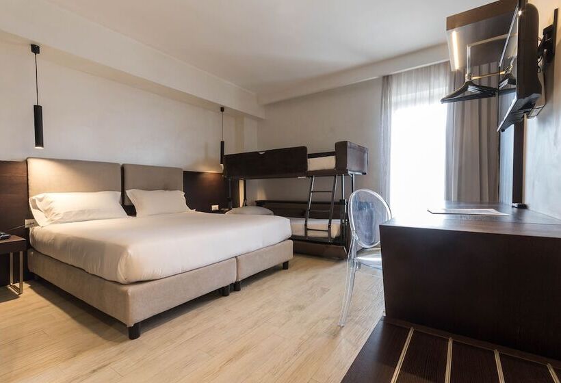 اتاق خانوادگی با تختخواب سفری, Sport Village Hotel & Spa