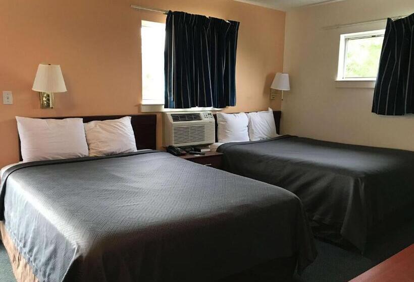 Economy Quadruple Room, Studio 6   Fayetteville, Nc   Fort Liberty Area