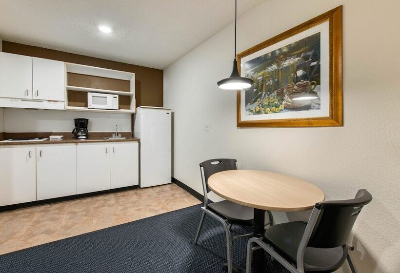 اتاق استاندارد با تخت بزرگ, Suburban Studios Lakeland North I4