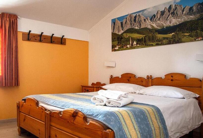 اتاق اکونومی, Villaggio Nevada