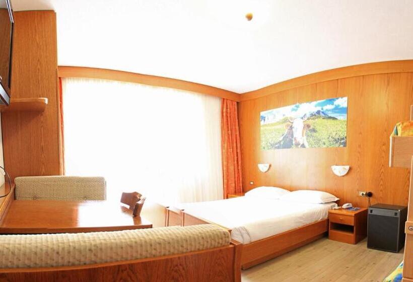 اتاق استاندارد چهار تخته, Villaggio Nevada
