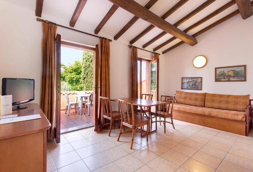 1 Bedroom Apartment Lake View, Poiano Garda Resort Appartamenti