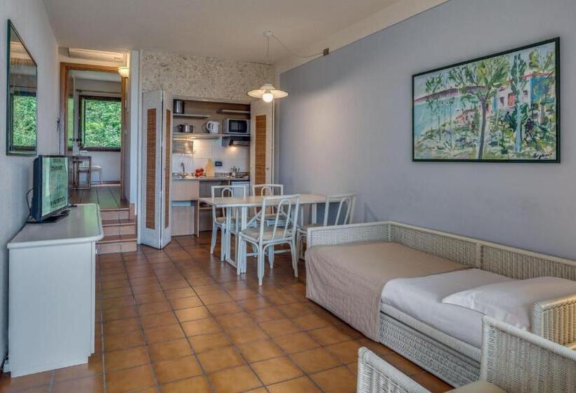 1 Bedroom Apartment Lake View, Poiano Garda Resort Appartamenti