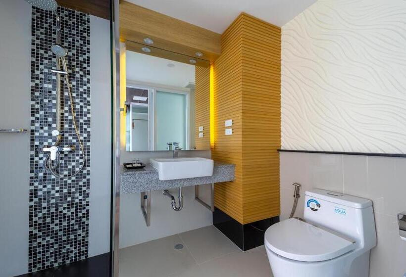 اتاق لوکس با تخت بزرگ, Sitthinard Grandview