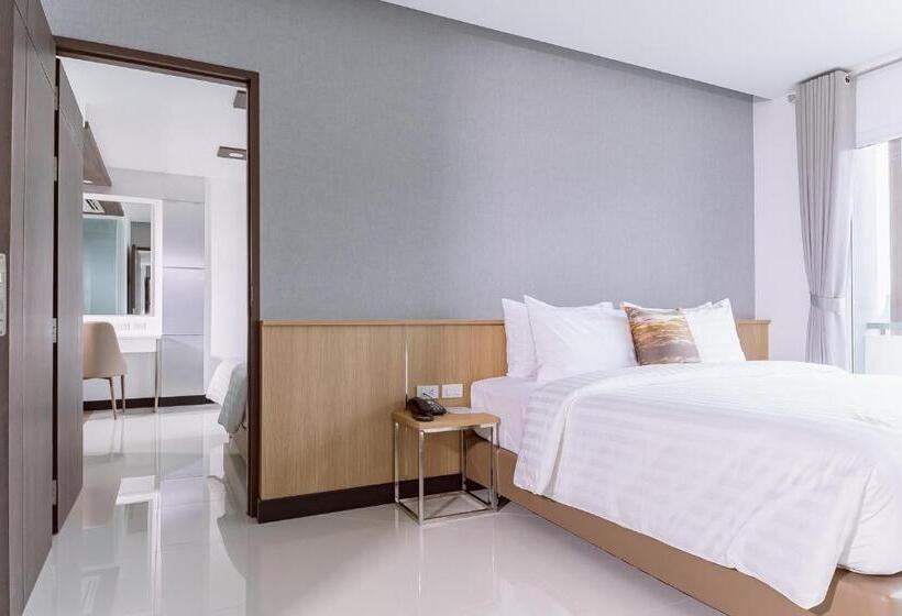 اتاق لوکس خانوادگی, Sitthinard Grandview