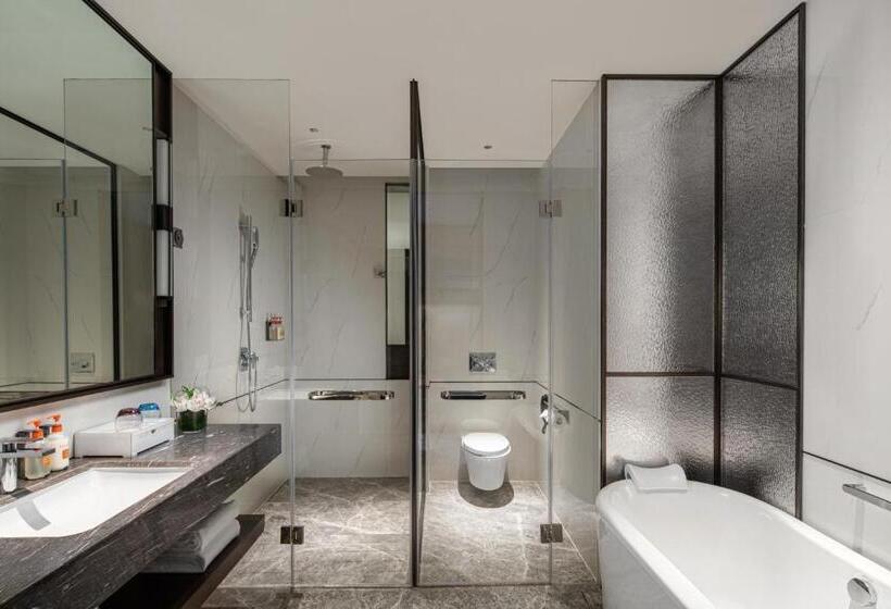 اتاق استاندارد با تخت بزرگ, Crowne Plaza Shanghai Hongqiao, An Ihg