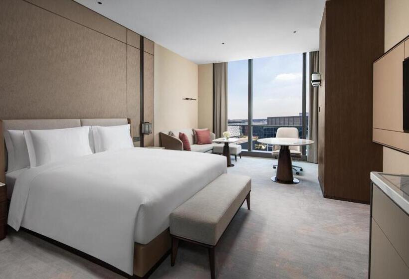 اتاق استاندارد با تخت بزرگ, Crowne Plaza Shanghai Hongqiao, An Ihg