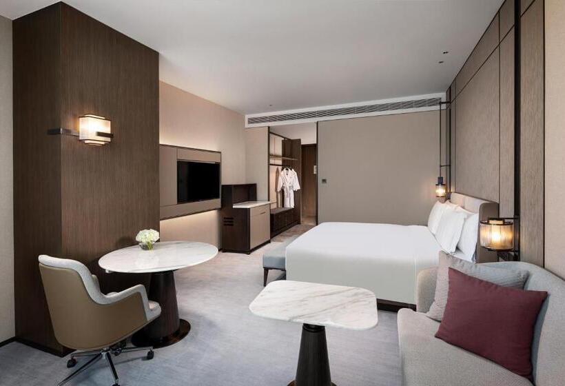 اتاق استاندارد با تخت بزرگ, Crowne Plaza Shanghai Hongqiao, An Ihg