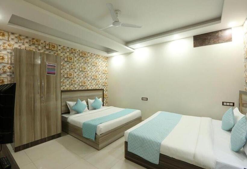سوییت خانوادگی, Amenda Delhi Igi Airport International Mahipalpur