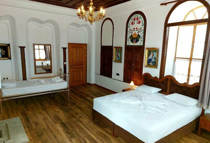 سوئیت با تخت بزرگ, Praga