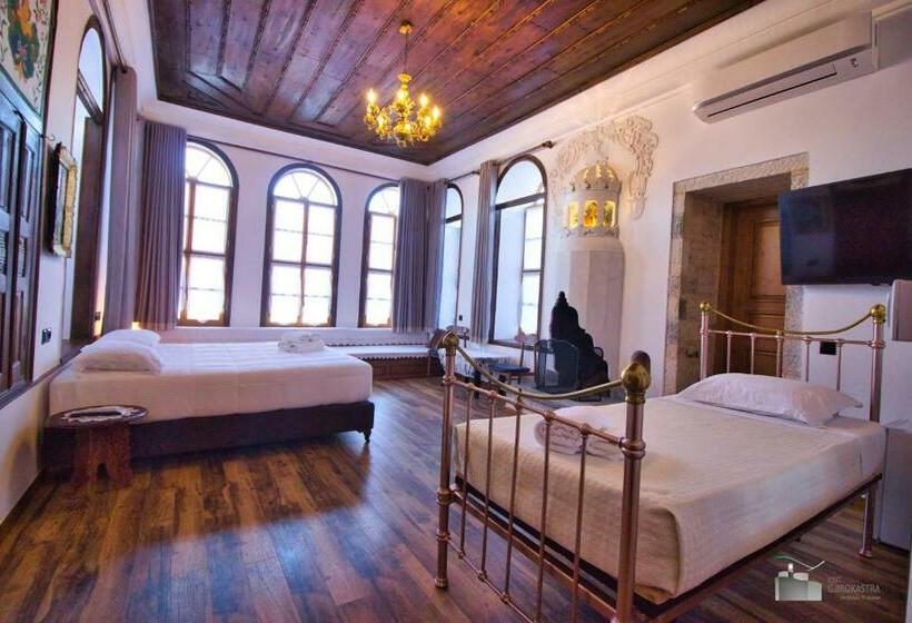 سوئیت با تخت بزرگ, Praga