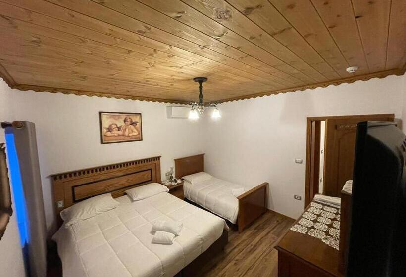 اتاق لوکس, Praga