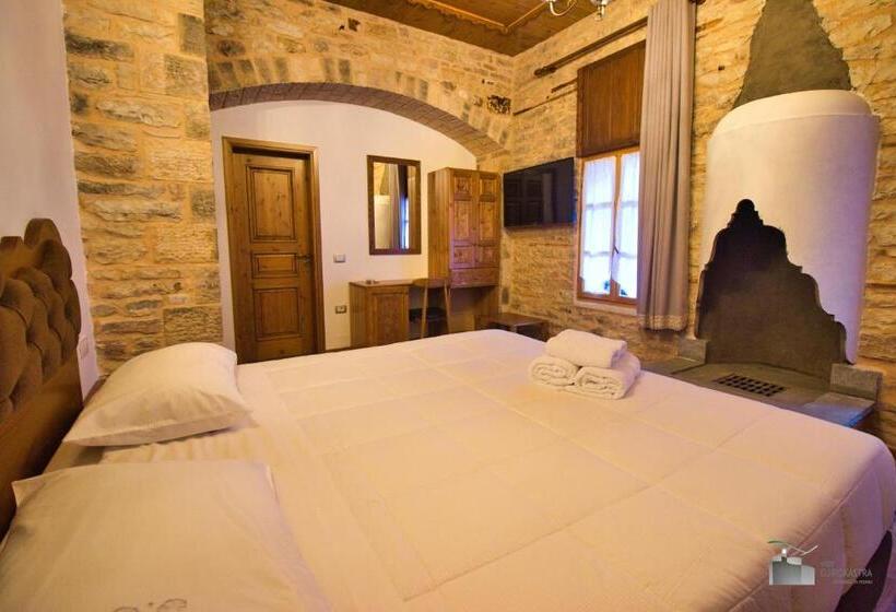 اتاق لوکس, Praga