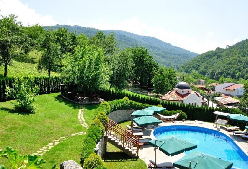 اتاق لوکس با بالکن, Chalet Balkan