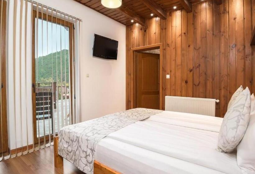 اتاق لوکس با بالکن, Chalet Balkan
