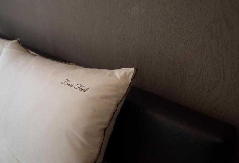 اتاق استاندارد با بالکن, Shanghai Downtown Hills Boutique Guesthouse   Near Metro Line 7, Exit 3, Changping Road