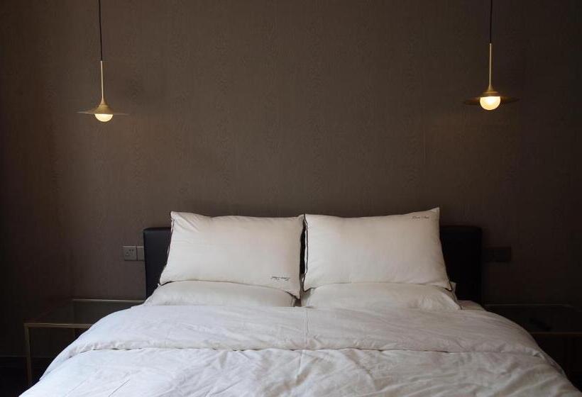 اتاق استاندارد با بالکن, Shanghai Downtown Hills Boutique Guesthouse   Near Metro Line 7, Exit 3, Changping Road