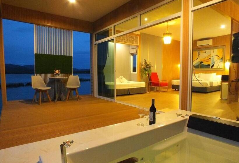 اتاق استاندارد با وان آب گرم, Raya Buri Resort Kanchanaburi