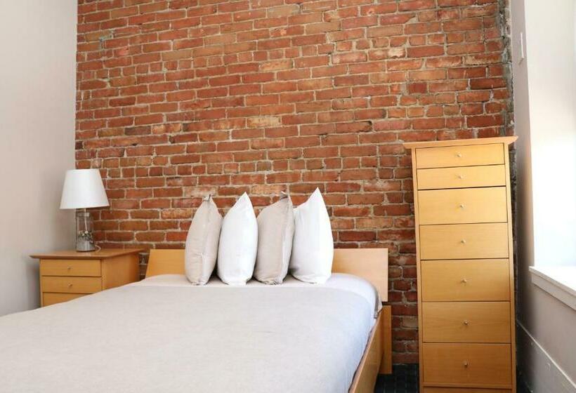 Студия Стандарт, Stylish Downtown Studio In The Southend, C.ave #31