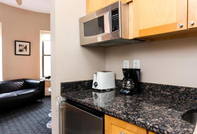 Студия Стандарт, Stylish Downtown Studio In The Southend, C.ave #31