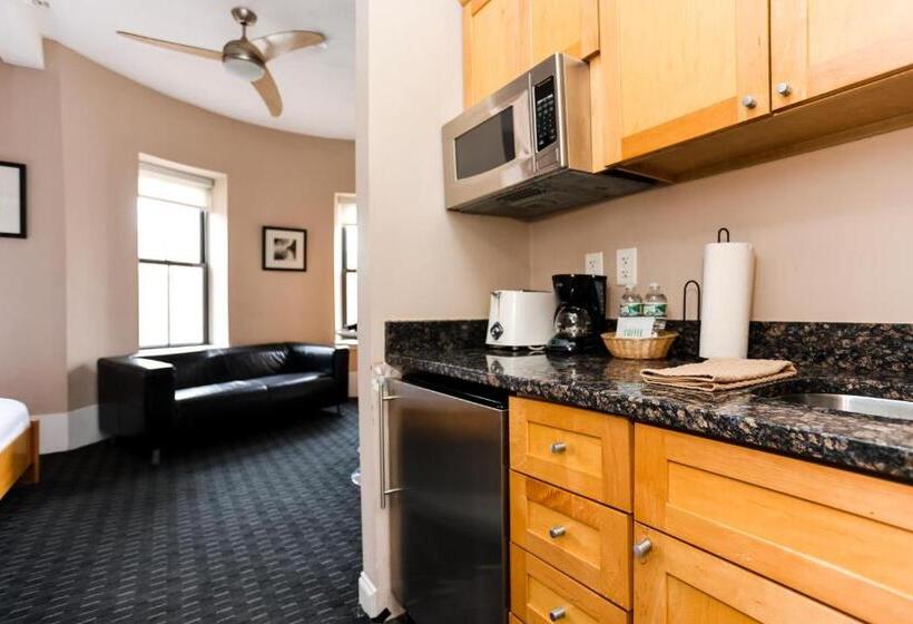 Студия Стандарт, Stylish Downtown Studio In The Southend, C.ave #31