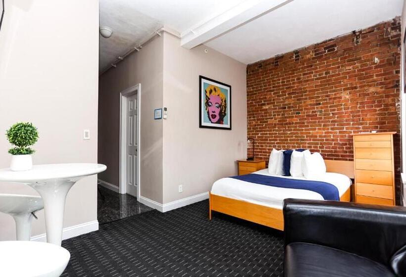 Студия Стандарт, Stylish Downtown Studio In The Southend, C.ave #31