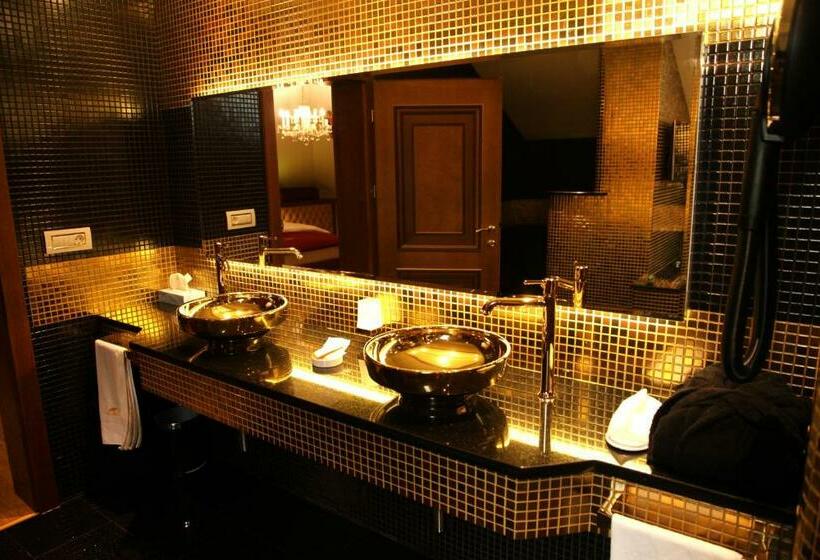 سوئیت با تخت بزرگ, Classic Hotel Prizren