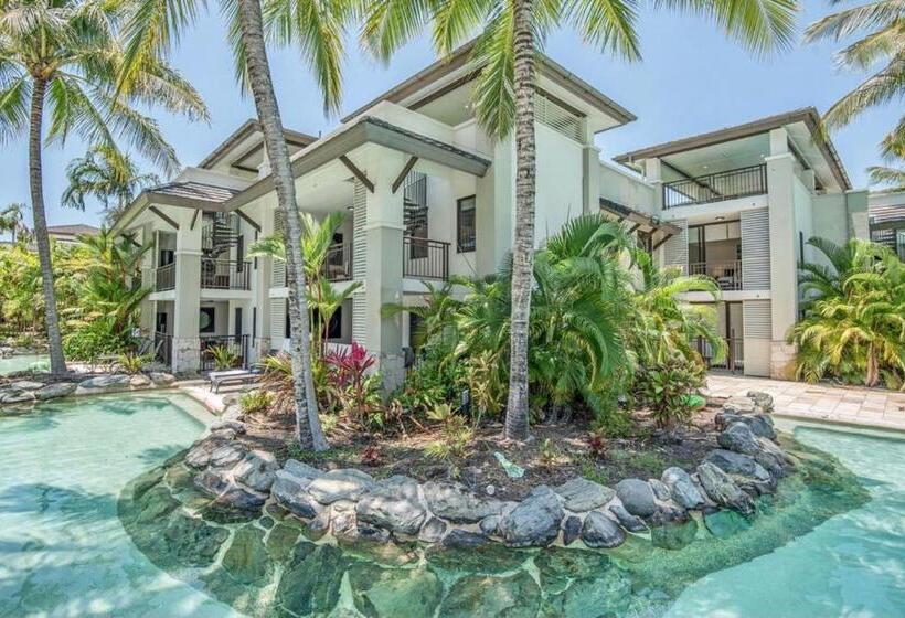 استودیو استاندارد با چشم‌انداز استخر, Luxury Apartments At Temple Resort And Spa Port Douglas