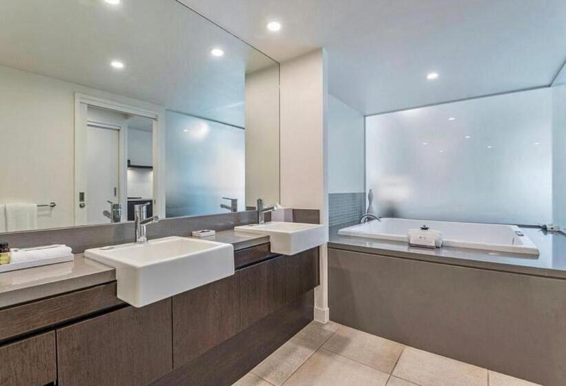 استودیو استاندارد با چشم‌انداز استخر, Luxury Apartments At Temple Resort And Spa Port Douglas
