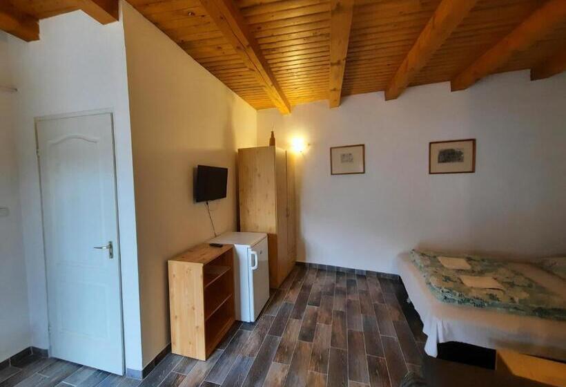 اتاق استاندارد, Nosztalgia Vendégház