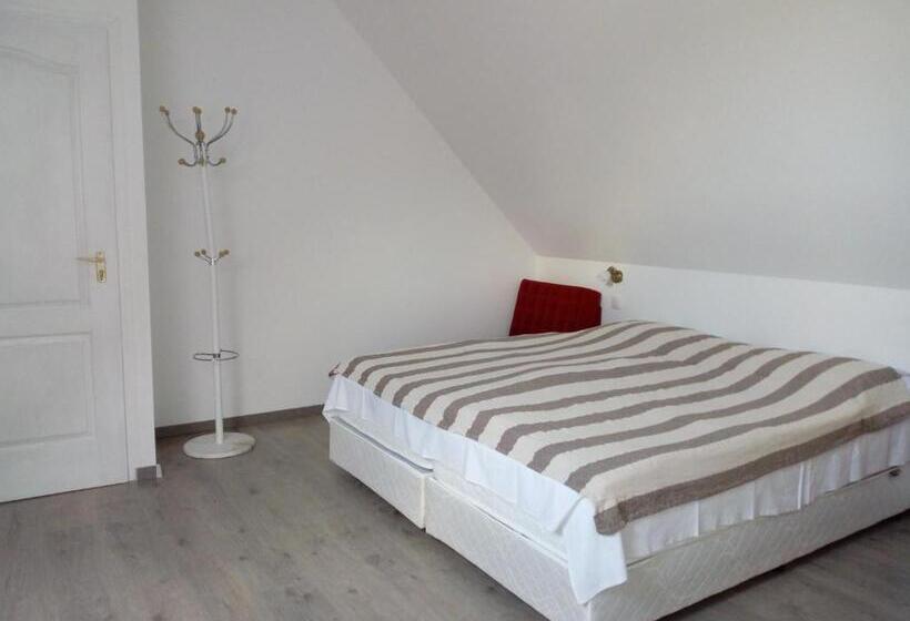 سوئیت 2 خوابه, Nosztalgia Vendégház