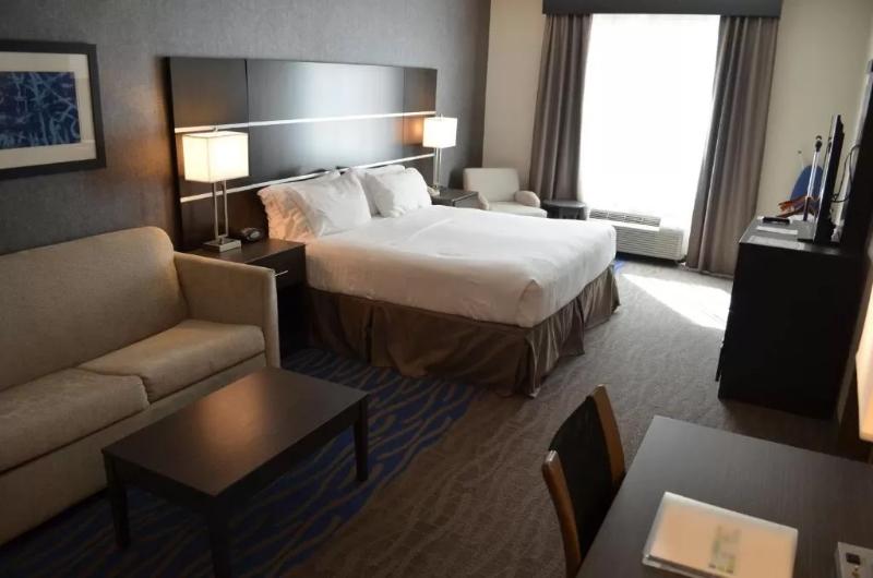 Suite Queen Bed, The Atlantic Hotel & Spa