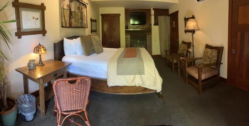 اتاق لوکس با تخت بزرگ, Blackbird Inn