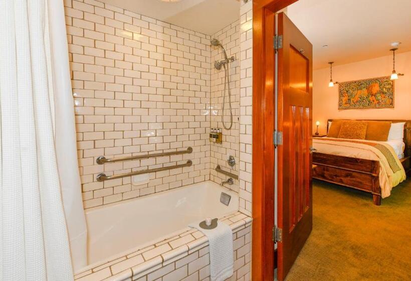 اتاق استاندارد برای معلولان, Blackbird Inn