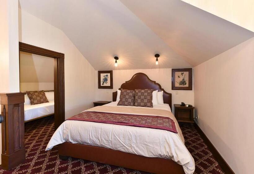 Deluxe Suite King Bed, Blackbird Inn
